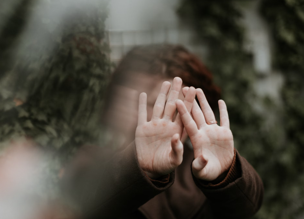 10 Problems You Face Due To Imposter Syndrome In Relationships